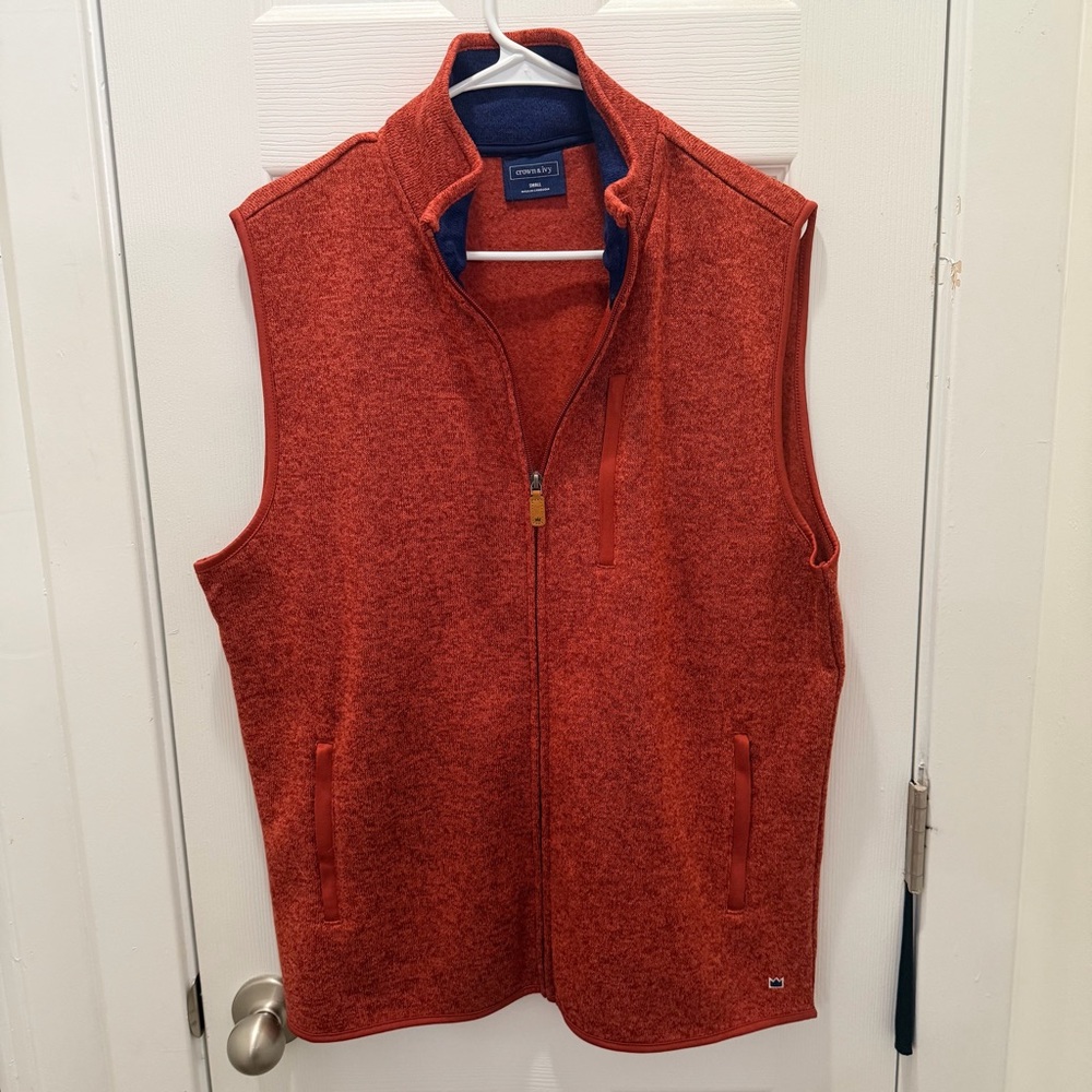 crown & ivy Men's Red Zip-Front Fleece Vest